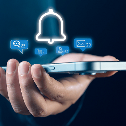 Pushvarsler for bedrifter vist som digitale varsler over en mobiltelefon.